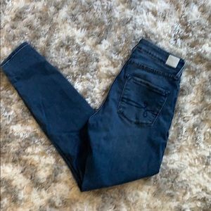 Medium wash skinny jeans